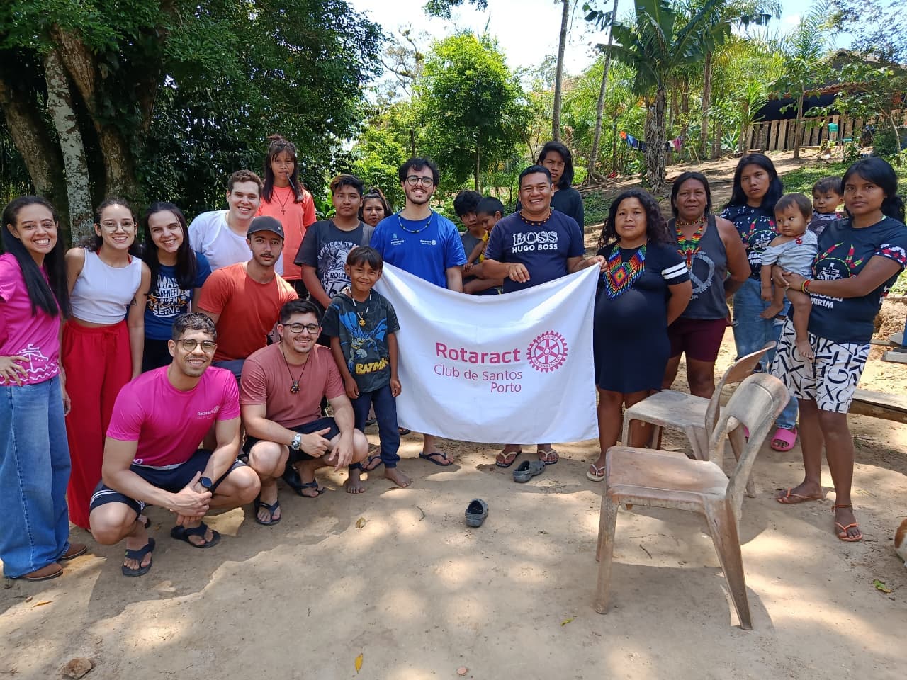 Entrega de Roupas - Aldeia Indígena Aguapeú